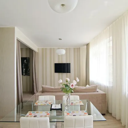 Pearl With Sea View Apartment *